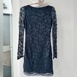 Diane Von Furstenberg Navy midi Sleeve Lace Dress